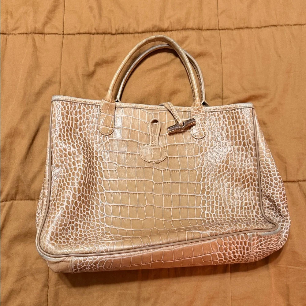 Structured Croc-Embossed Longchamp Tote Bag in Light Tan